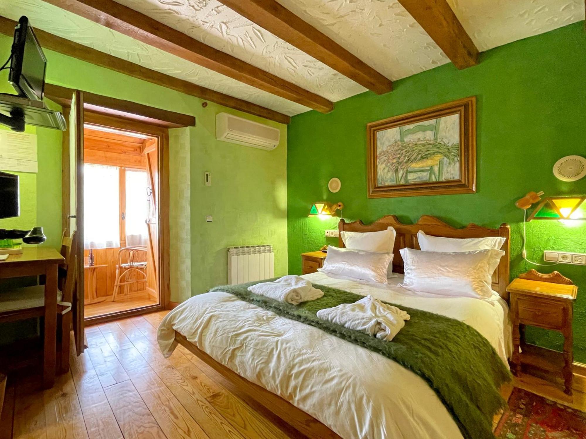 Hotel Peruskenea Jaunsaras Buitenkant foto