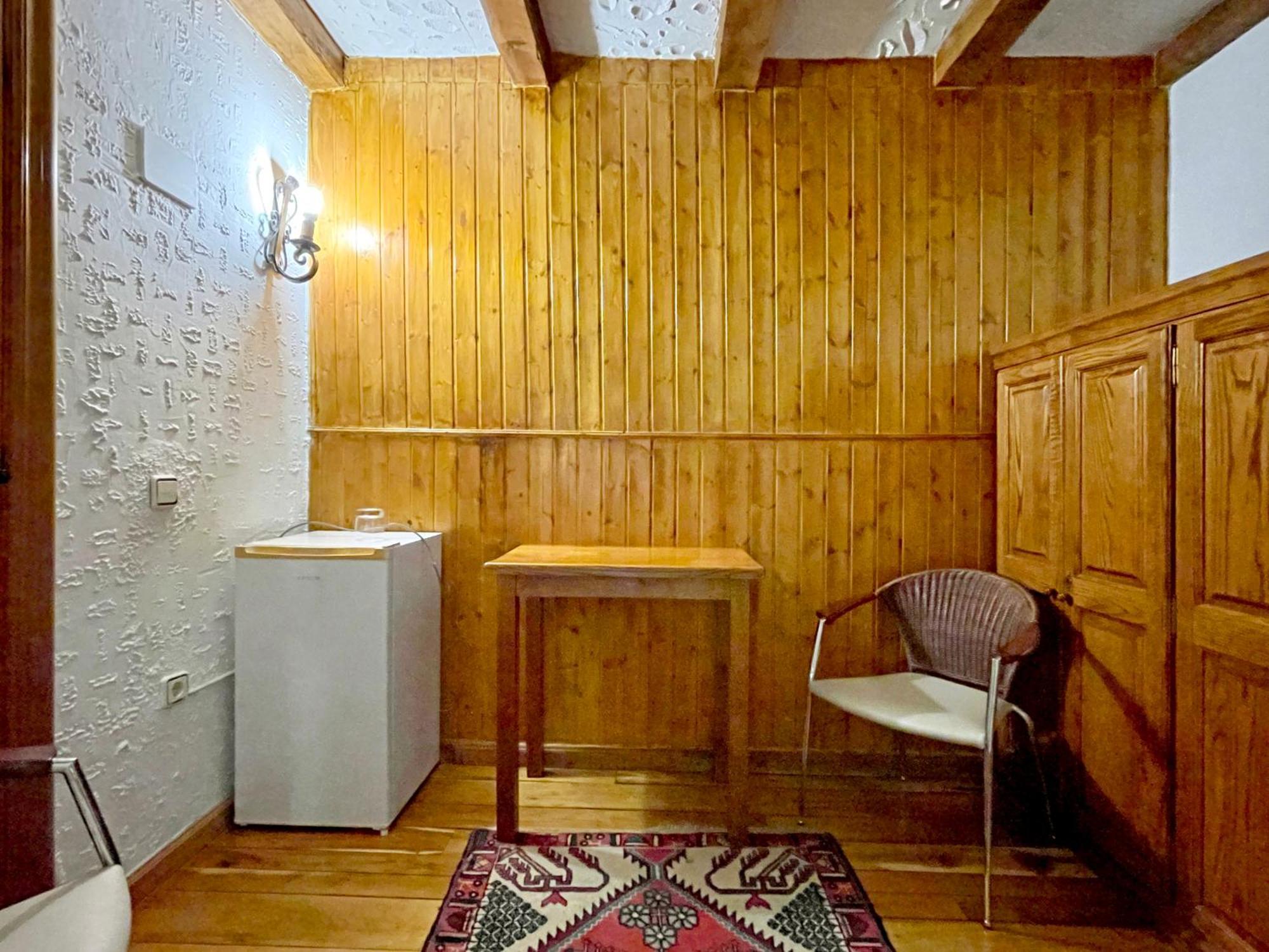 Hotel Peruskenea Jaunsaras Buitenkant foto