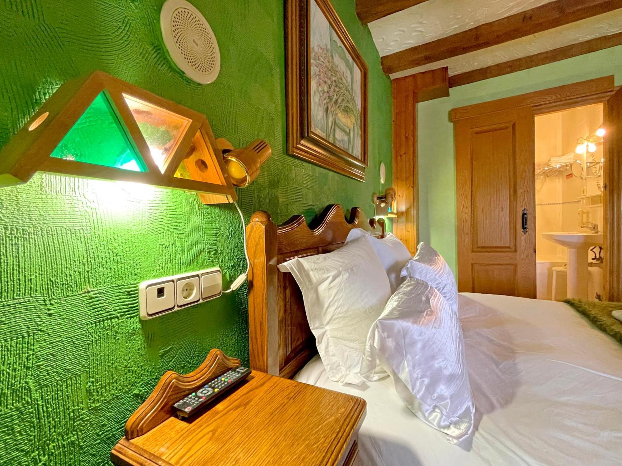 Hotel Peruskenea Jaunsaras Buitenkant foto