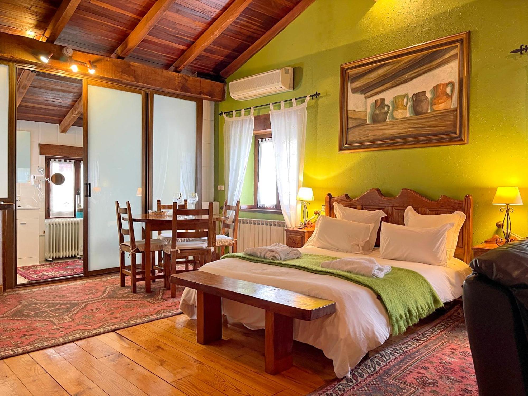 Hotel Peruskenea Jaunsaras Buitenkant foto