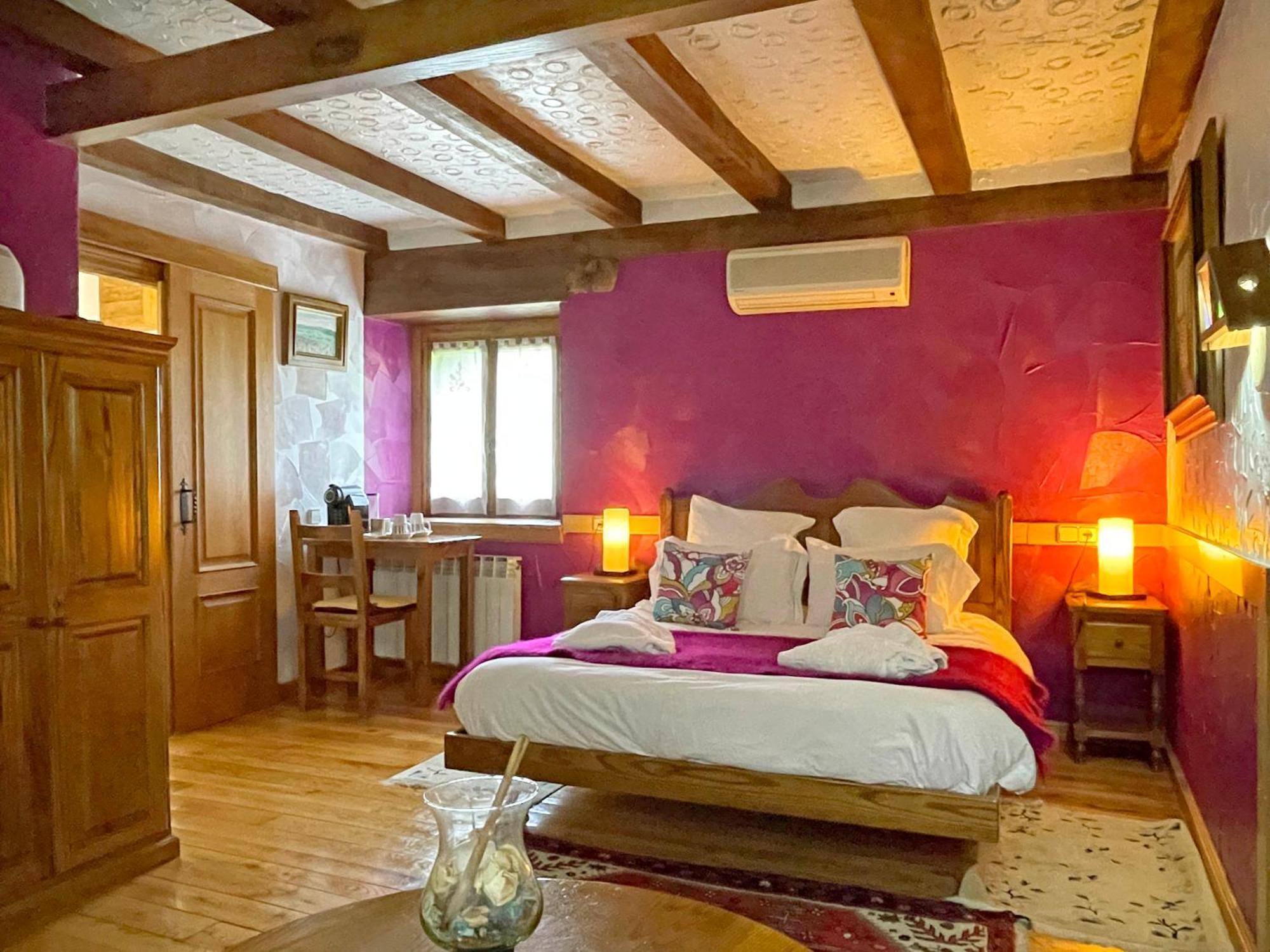 Hotel Peruskenea Jaunsaras Kamer foto